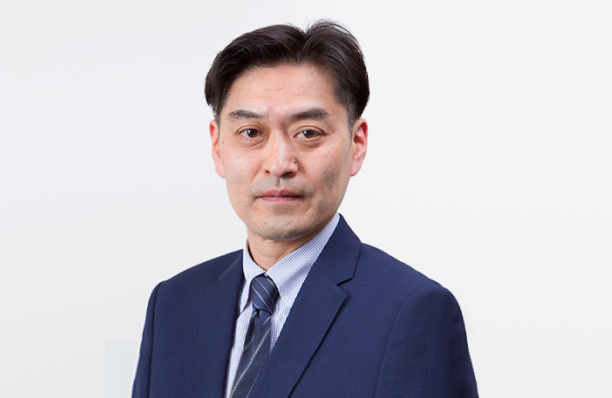 執行役員　グローバル事業部長（再生可能エネルギー事業部管掌）　内田高弘